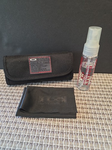 Oakley eyeglass cleaning kit - eyeglass,