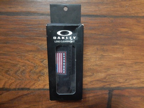 Oakley eyeglass cleaning kit - eyeglass,